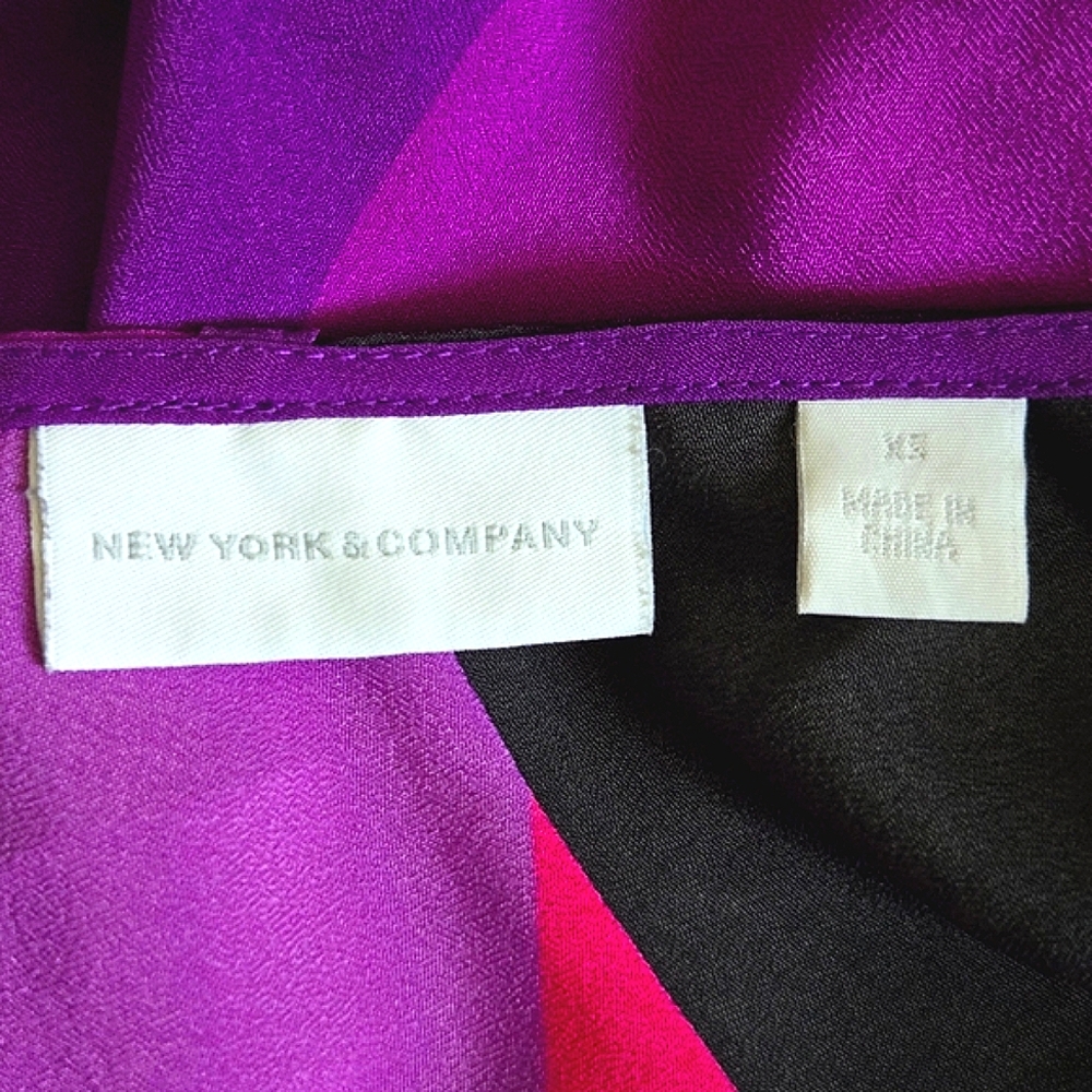 New York & Co Kaftan Style V-Neck Top Chevron Multicolor, Belted, Cuffed Sleeves - Picture 6 of 8